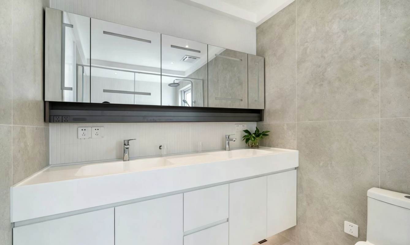 Housing image — Bathroom