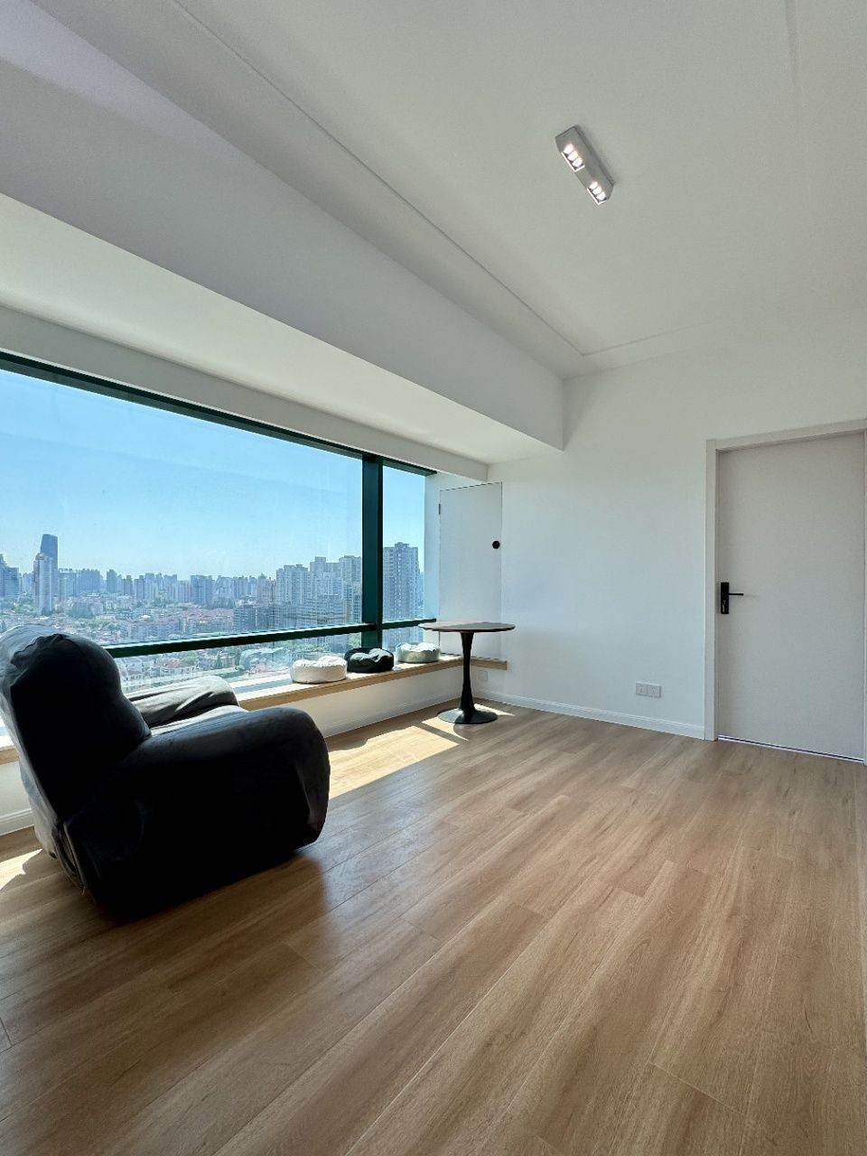 Housing image — Living Room