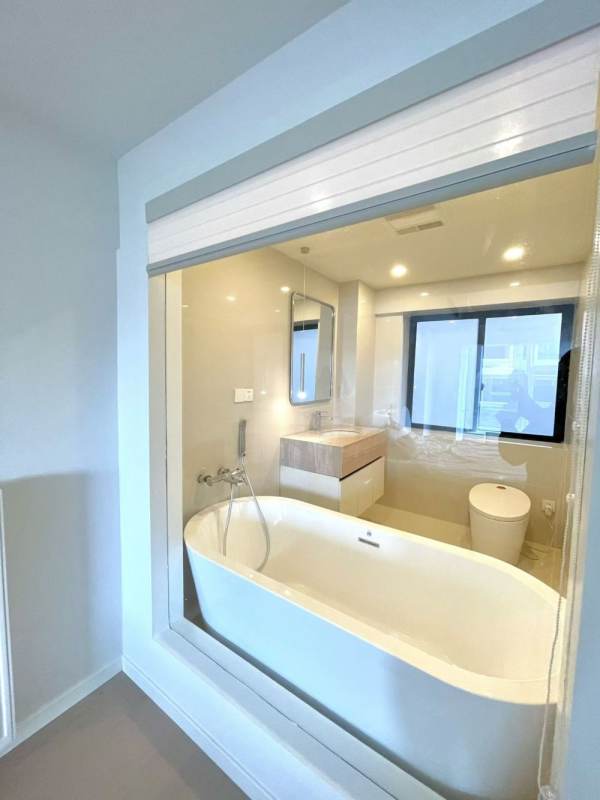Housing image — Bathroom