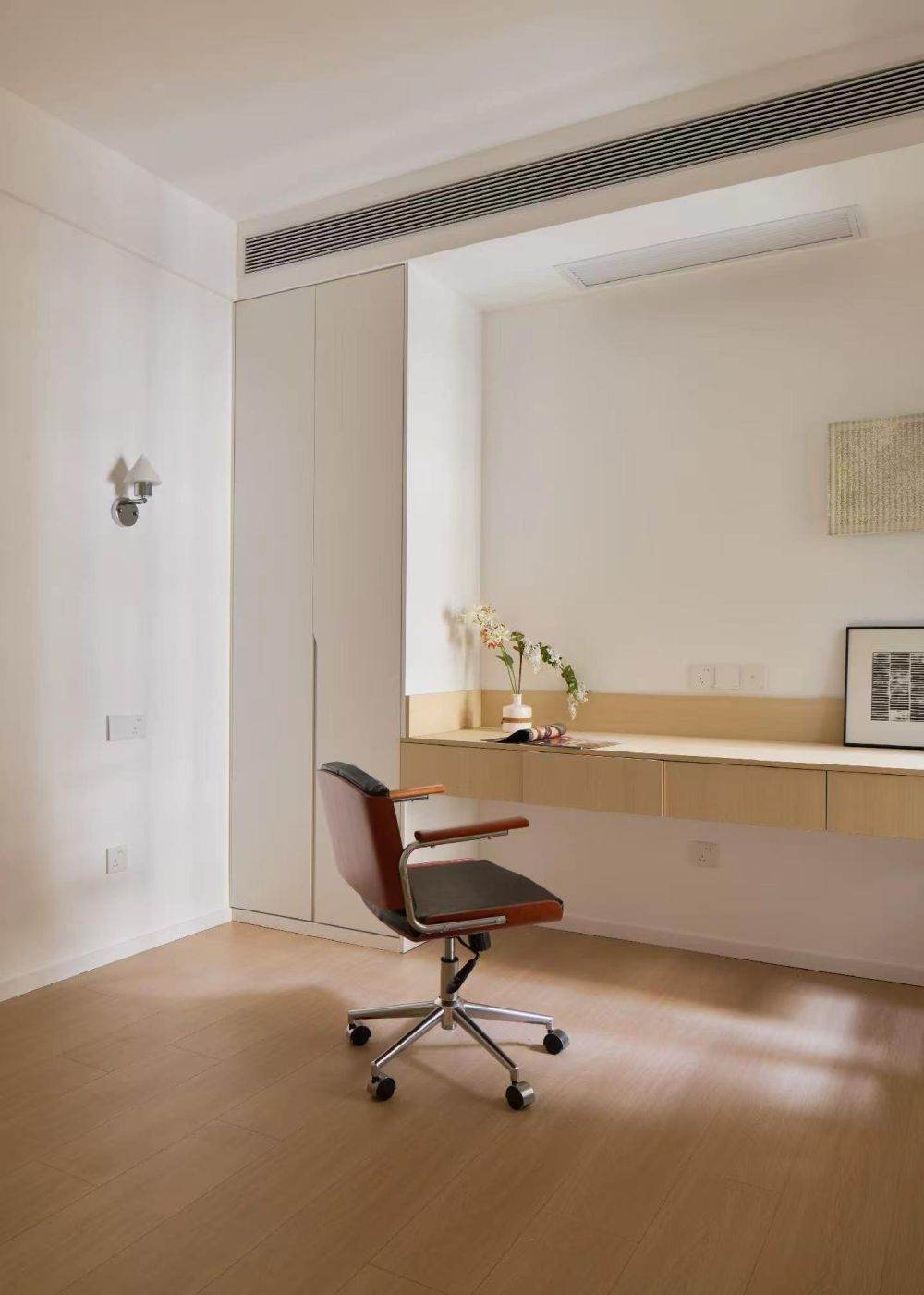 Housing image — Bedroom