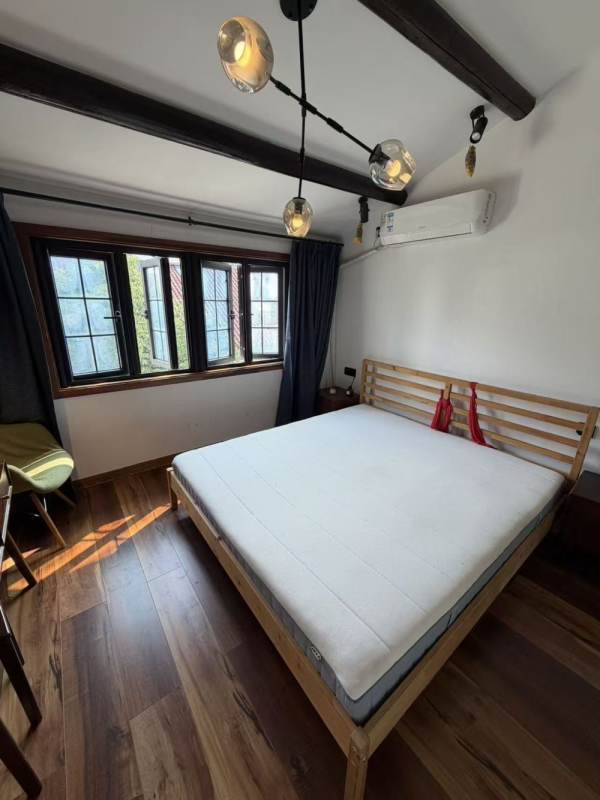 Housing image — Bedroom