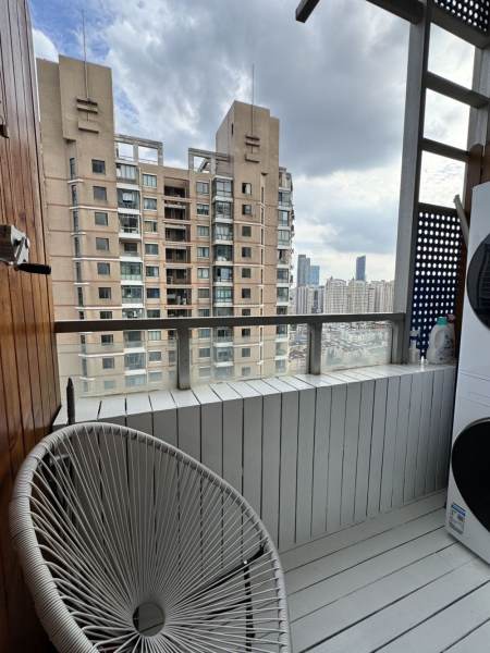 Housing image — Balcony