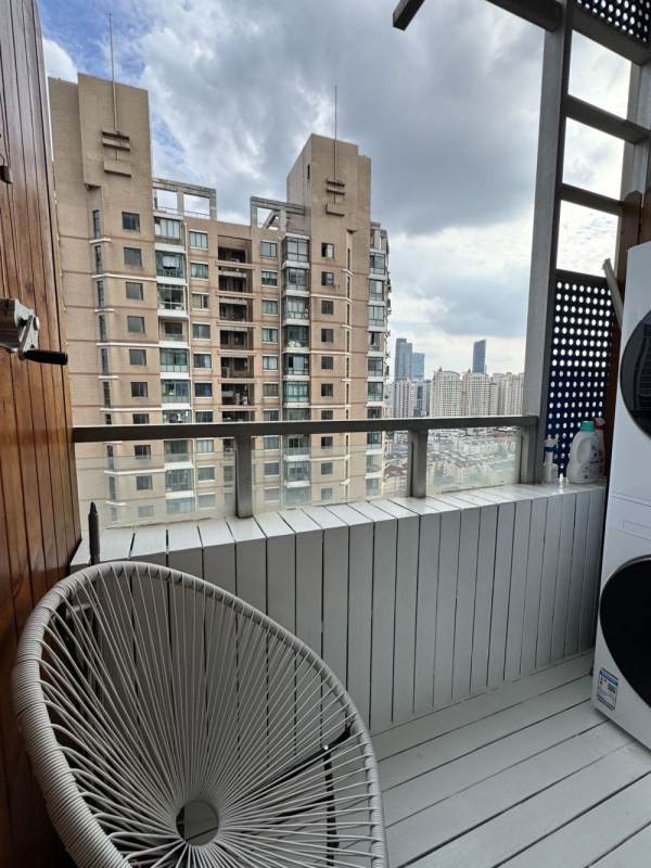 Housing image — Balcony