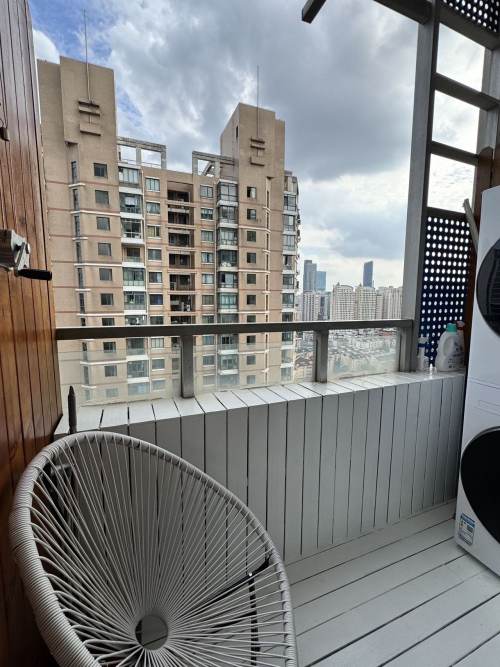 Housing image — Balcony