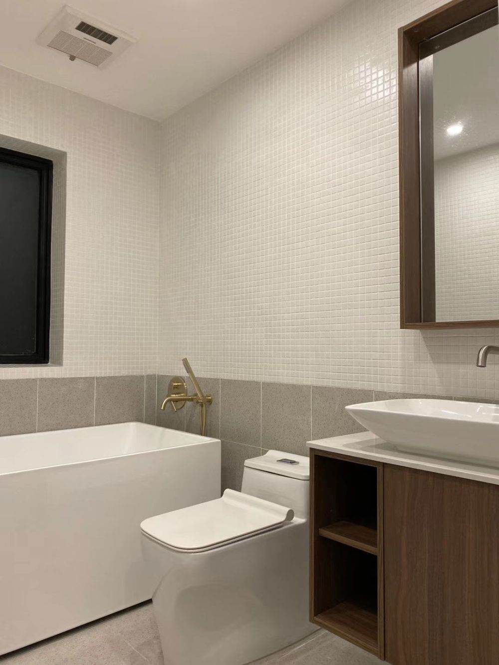 Housing image — Bathroom