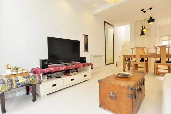 Spacious 2BR Villa in Old Xuhui with Terrace