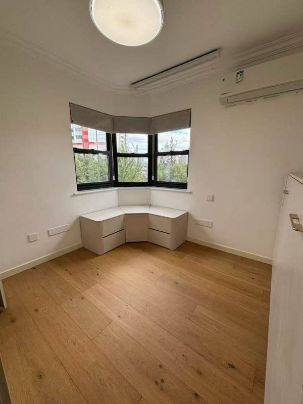 Housing image — Bedroom
