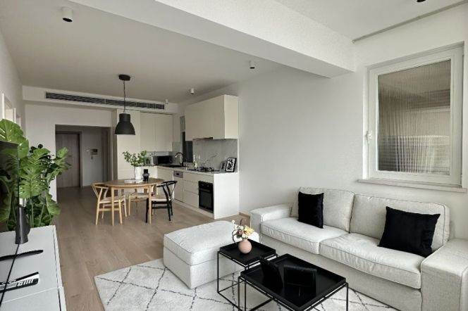 Spacious High-Ceiling 2BR Apartment in Old Xuhui with Outstanding View (L1/L10/L12)