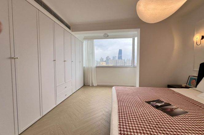 High-Floor 2BR Apartment at Ruijin Hospital (L9)