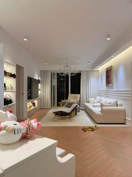 Housing image — Living Room