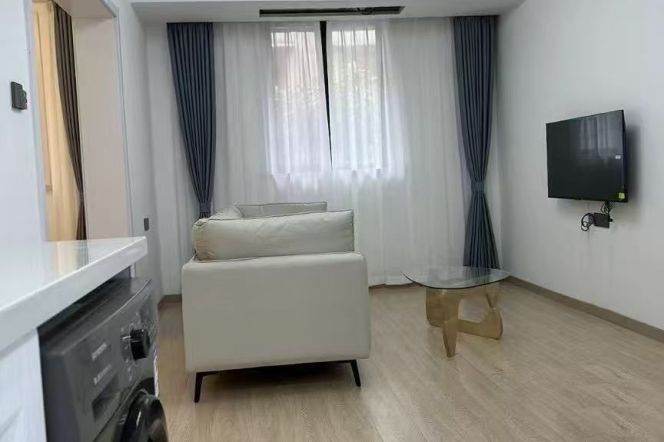 1BR Apartment near Hongqiao Rd Metro (L3/L4/L10)