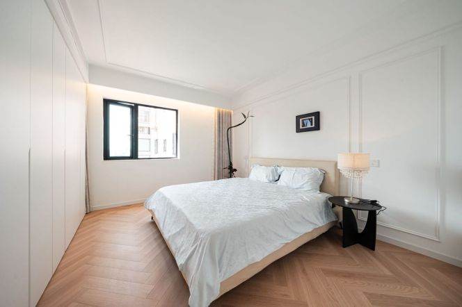 High-Floor Spacious 3BR Apartment in Jing'an (L2/L11)