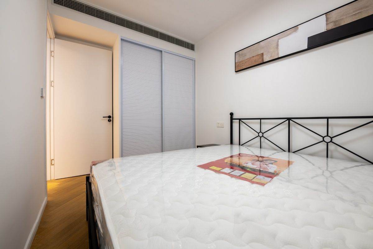 Housing image — Bedroom