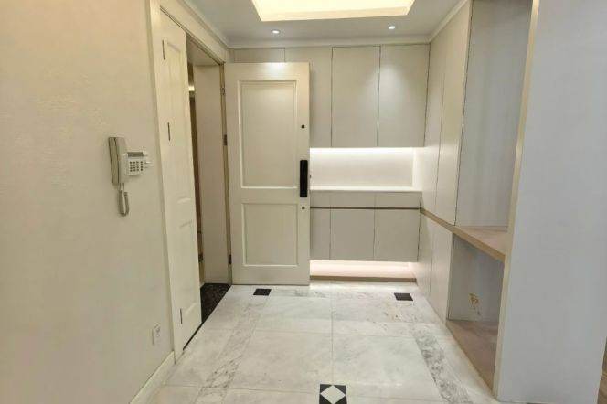 Spacious 2BR Apartment in Old Xuhui (L1/L7)