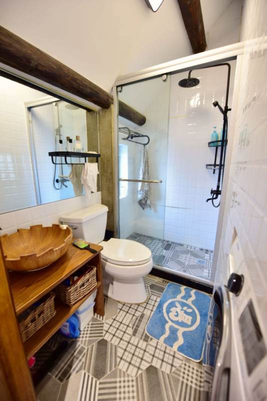 Housing image — Bathroom