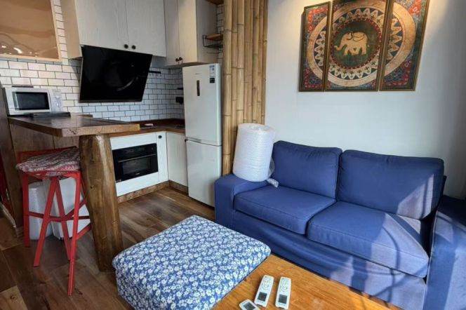 2BR Lane House in Old Xuhui with Terrace