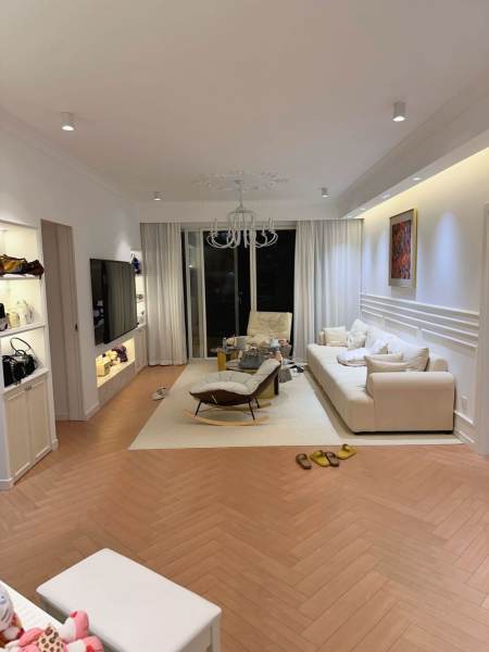 Housing image — Living Room