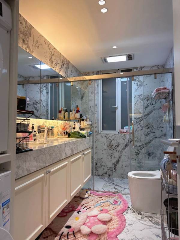 Housing image — Bathroom