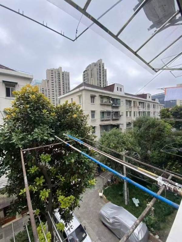 Housing image — Balcony