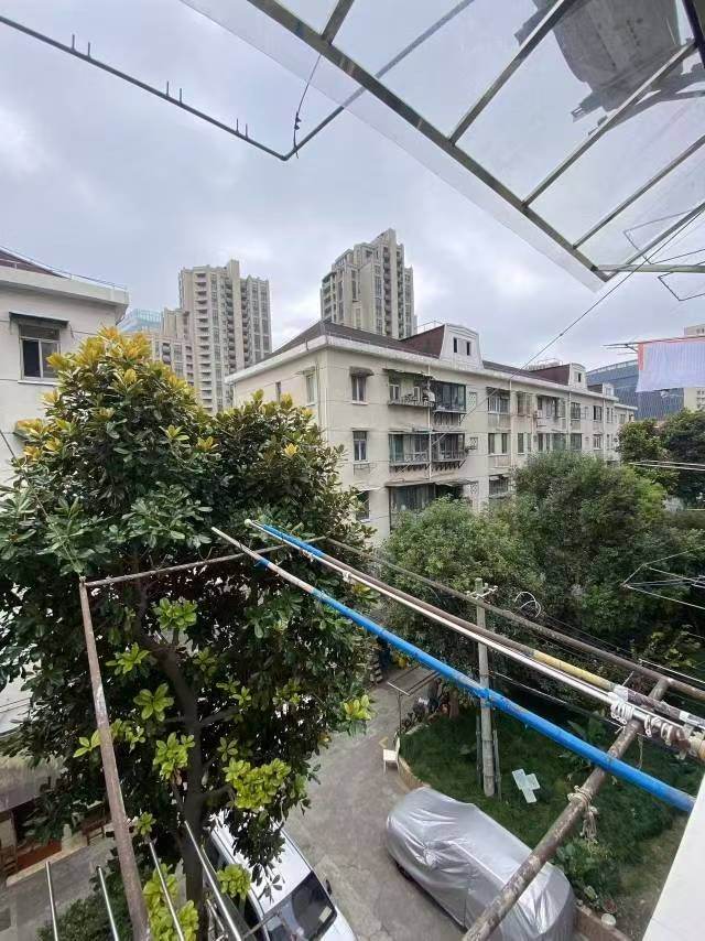 Housing image — Balcony
