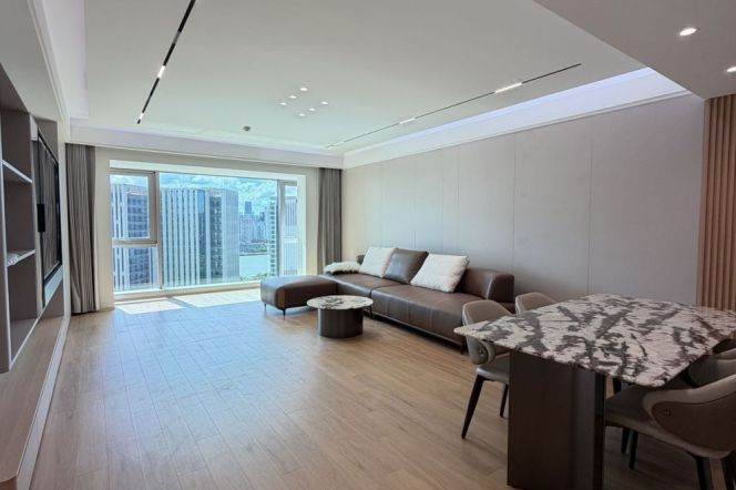 High-Floor Spacious 3BR Apartment near Shangcheng Rd Metro