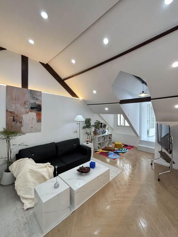 Housing image — Living Room