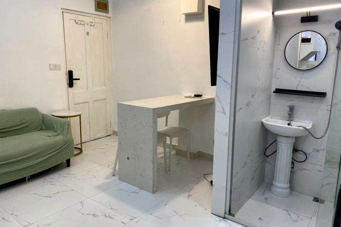 1BR Lane House near IAPM (L1/L10/L12)