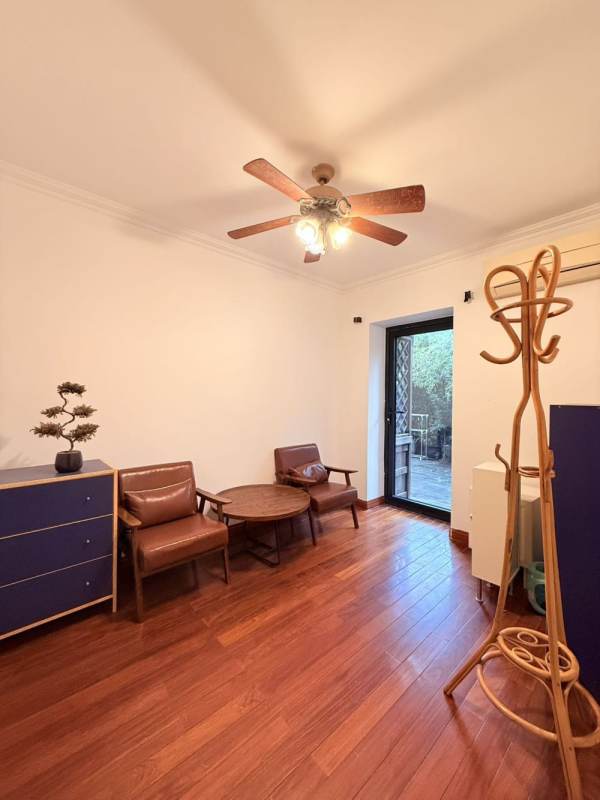 Housing image — Bedroom