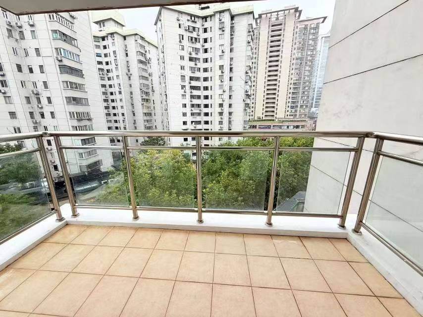 Housing image — Balcony
