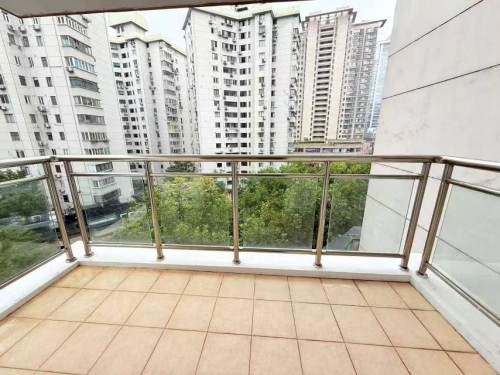 Housing image — Balcony