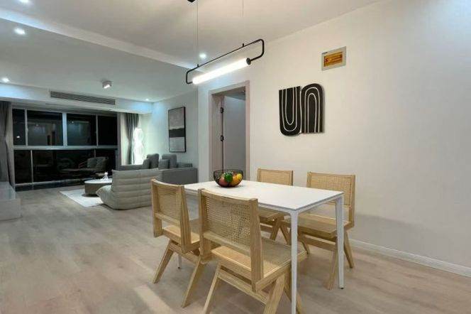 2BR Apartment near Shanghai Children's Medical Center Metro (L6)