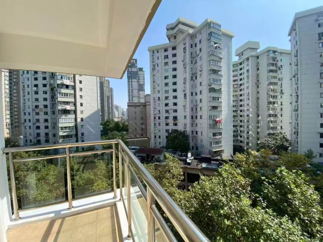 Housing image — Balcony