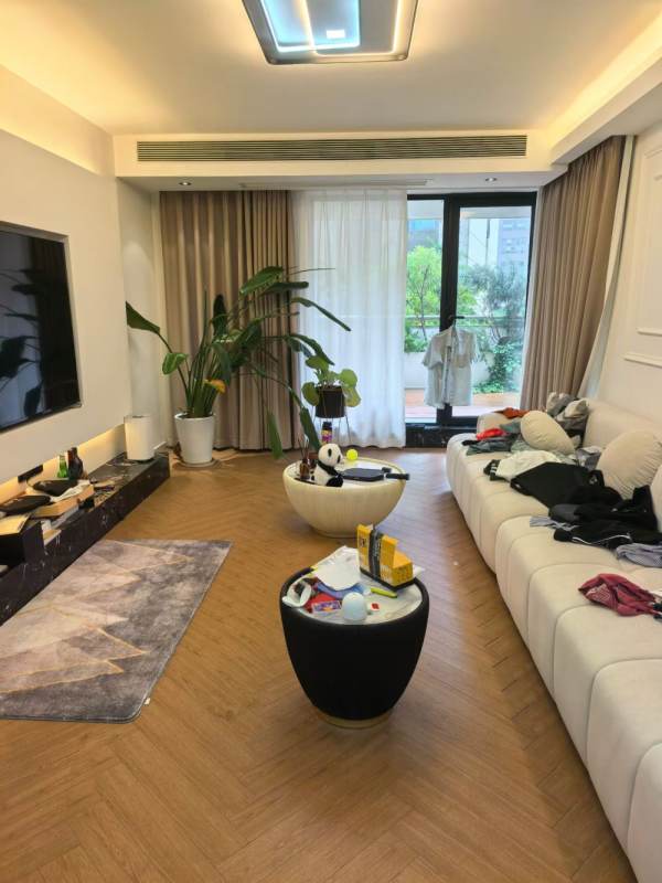 Housing image — Living Room