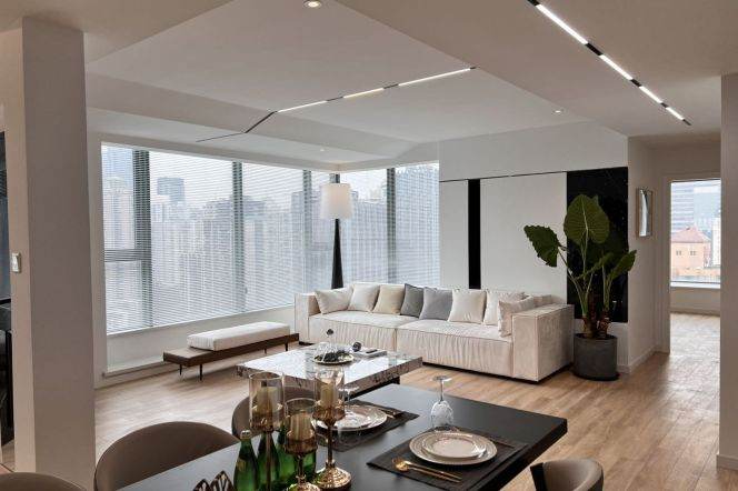 High-Floor Spacious 3BR Apartment in Xujiahui