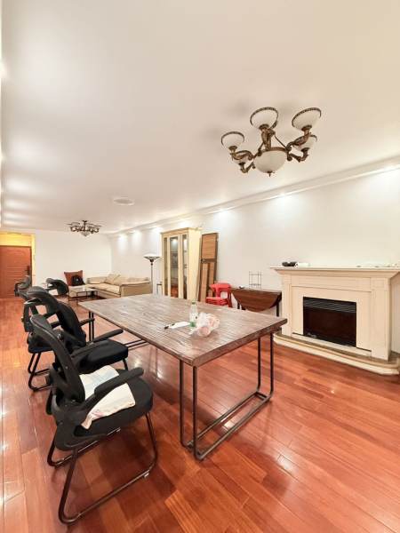 Housing image — Living Room