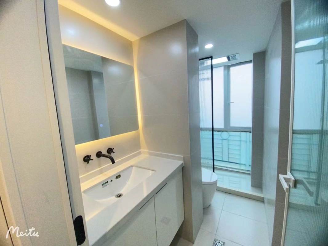 Housing image — Bathroom