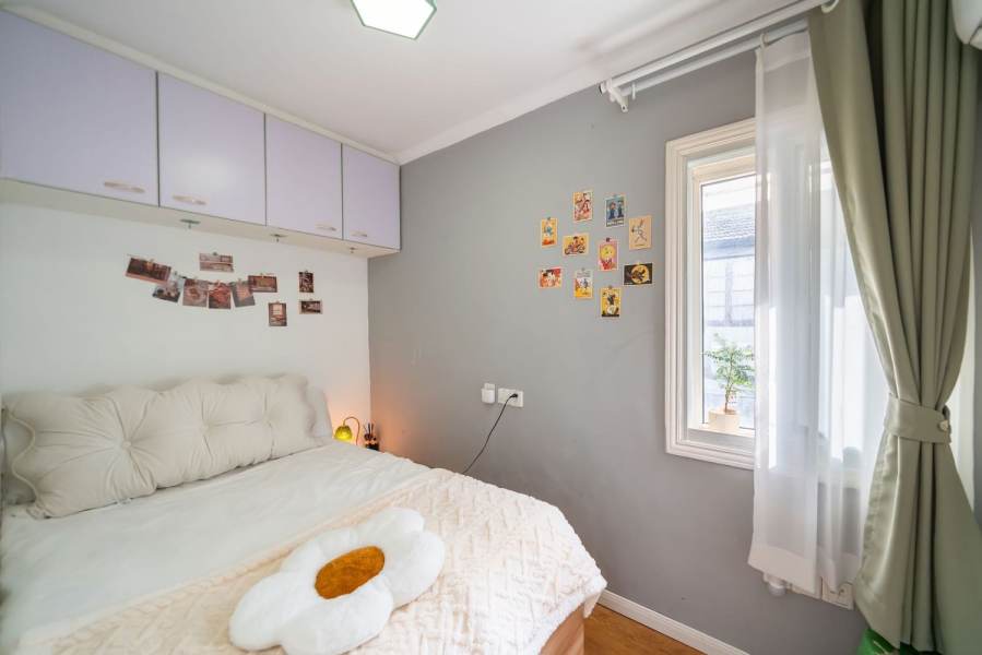 Housing image — Bedroom