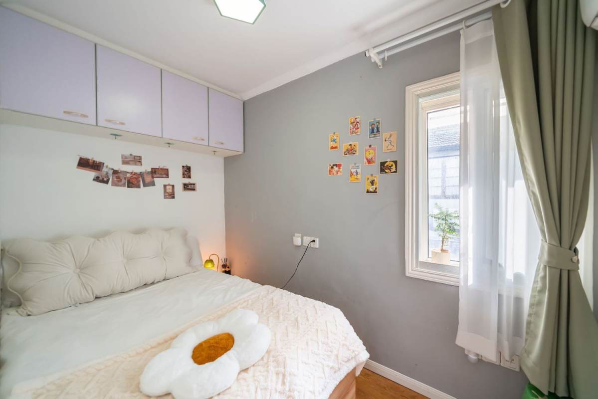 Housing image — Bedroom