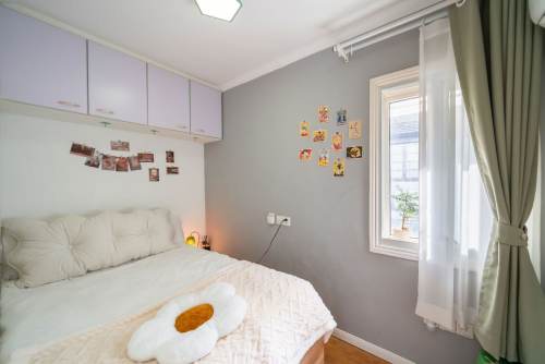 Housing image — Bedroom