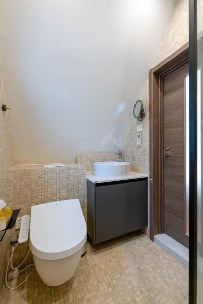 Housing image — Bathroom