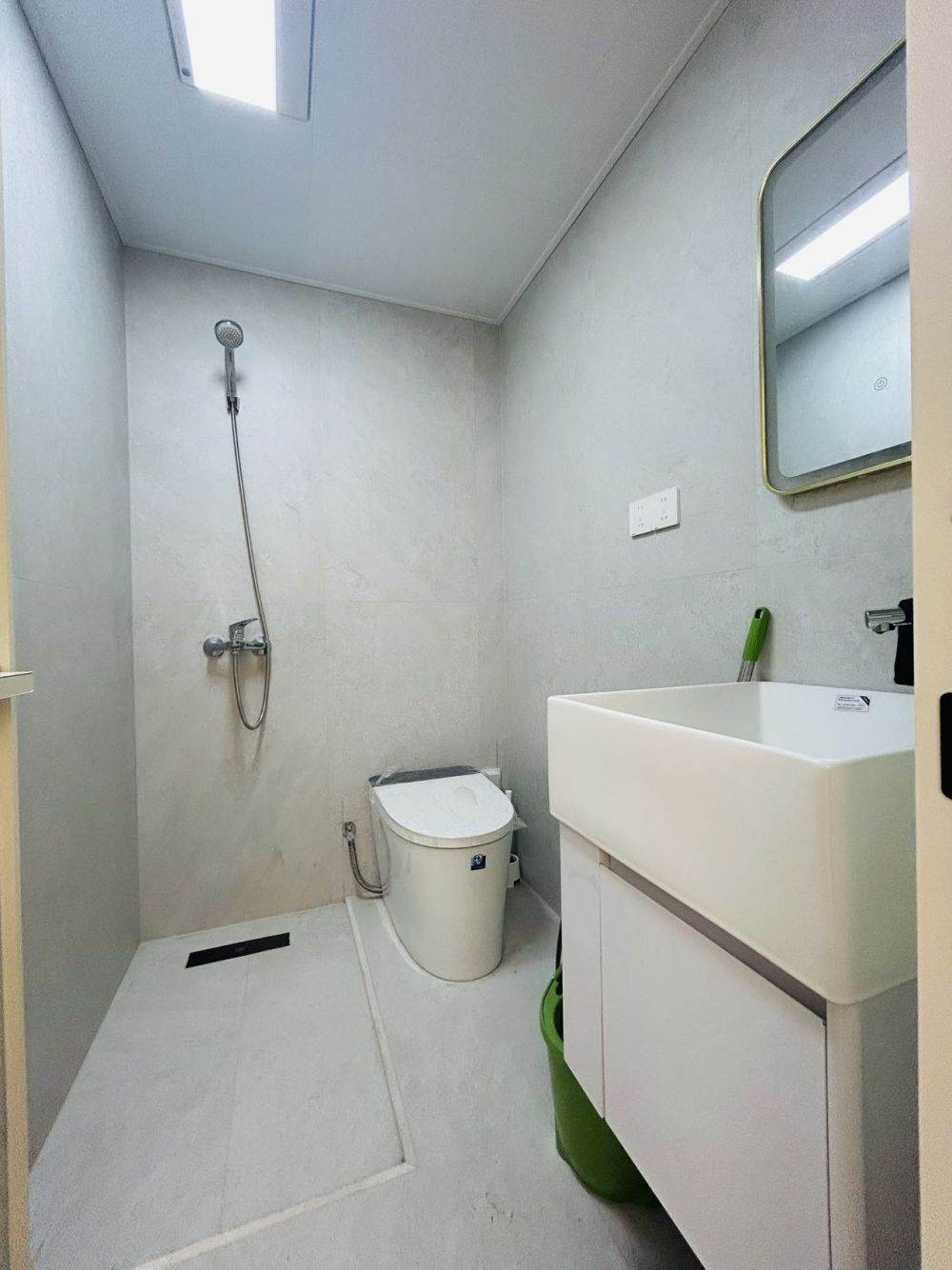 Housing image — Bathroom