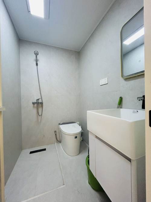 Housing image — Bathroom
