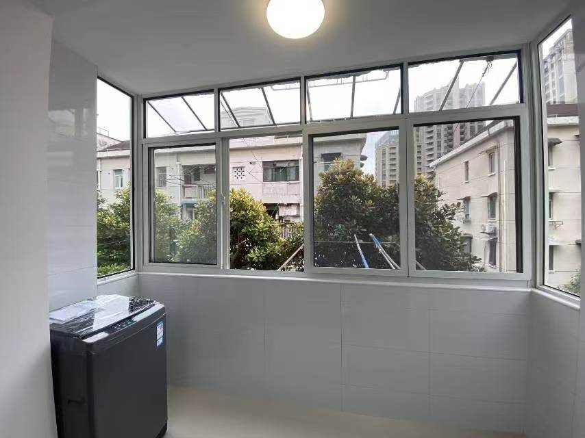 Housing image — Balcony