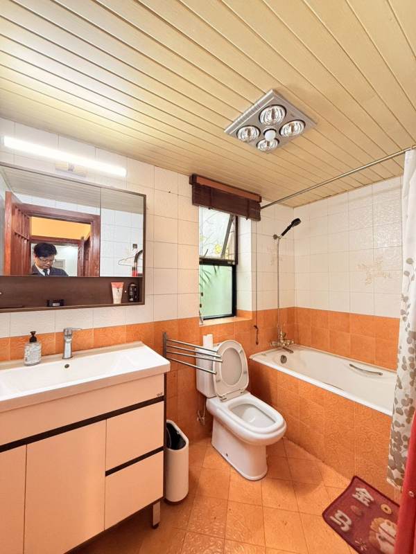 Housing image — Bathroom