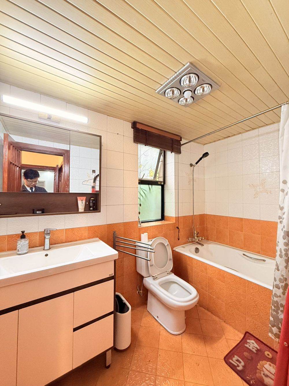 Housing image — Bathroom