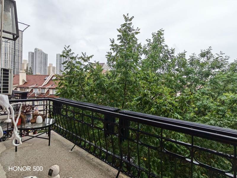 Housing image — Balcony