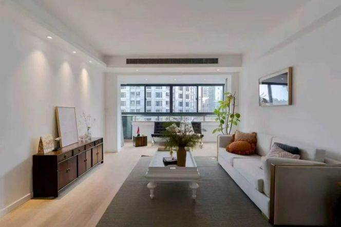 3BR Apartment near Xujiahui Metro (L4)