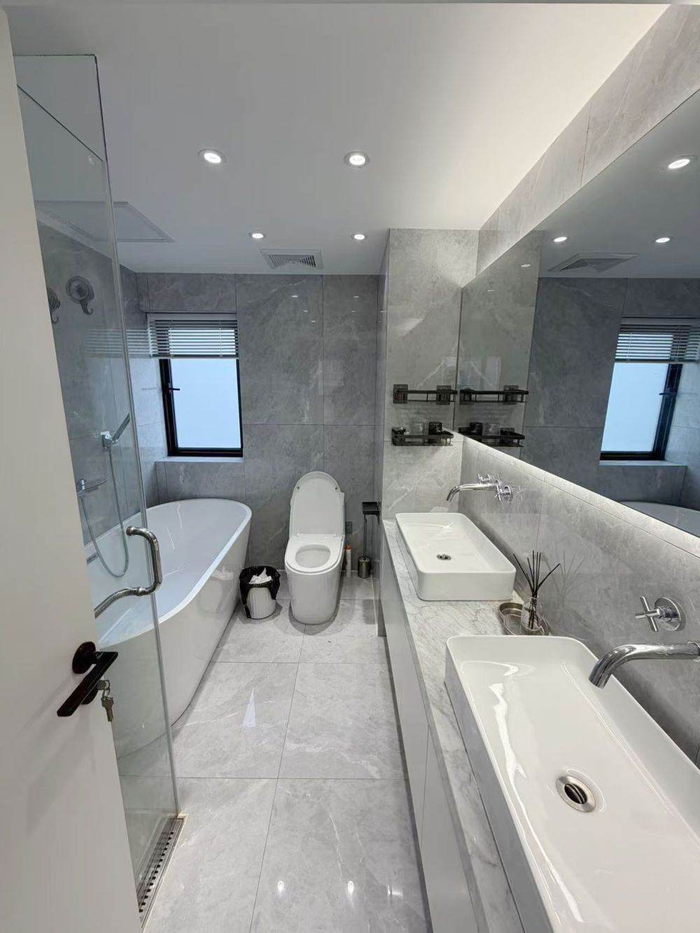 Housing image — Bathroom