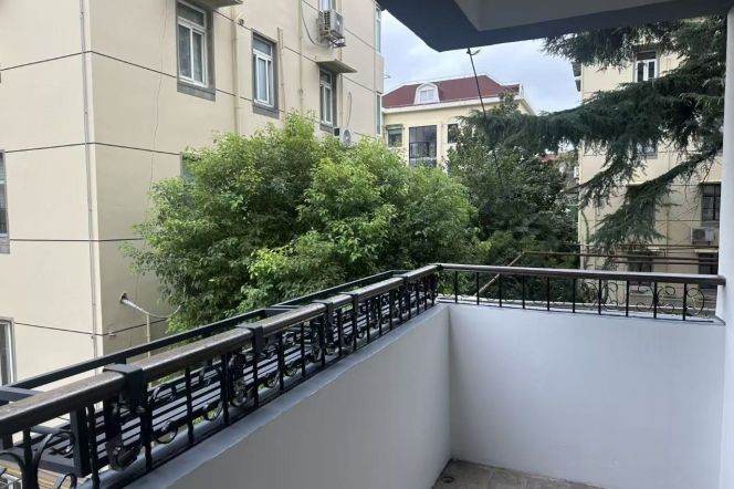 3BR Apartment in Old Xuhui with Green View