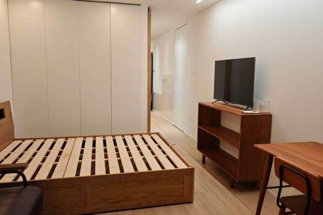 1BR Apartment in Old Xuhui (L1/L10)